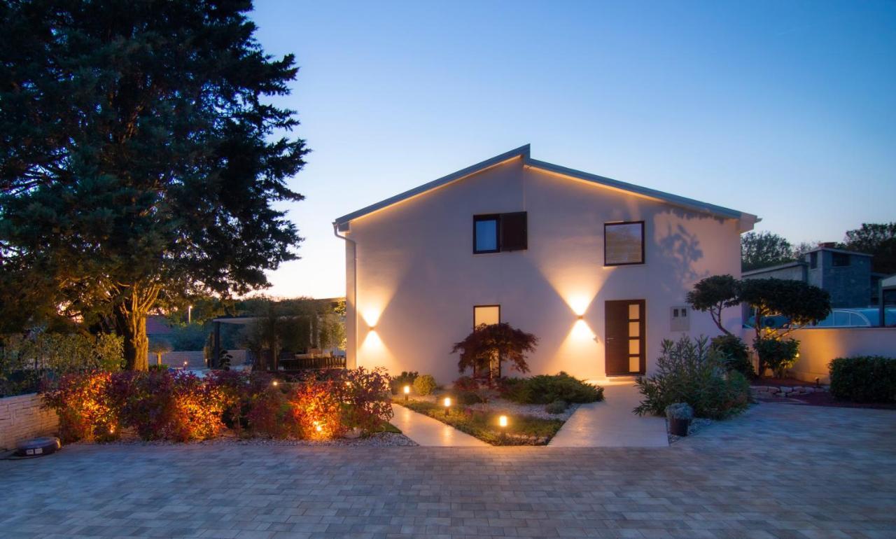 Villa Caprice - Krk Milohnici Exterior foto